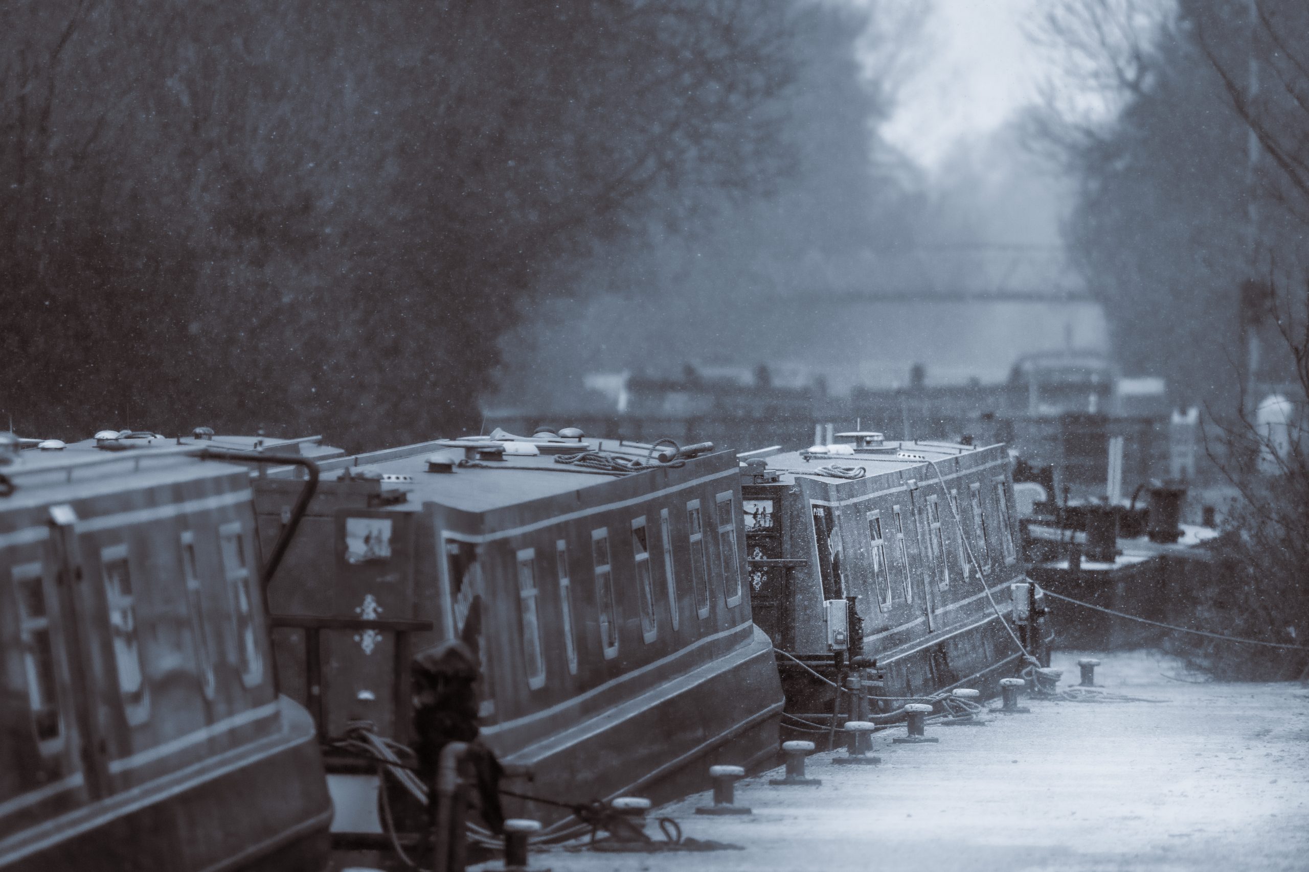Enchanting Winter Splendor: Captivating Snapshots of Aldermaston Wharf 2022