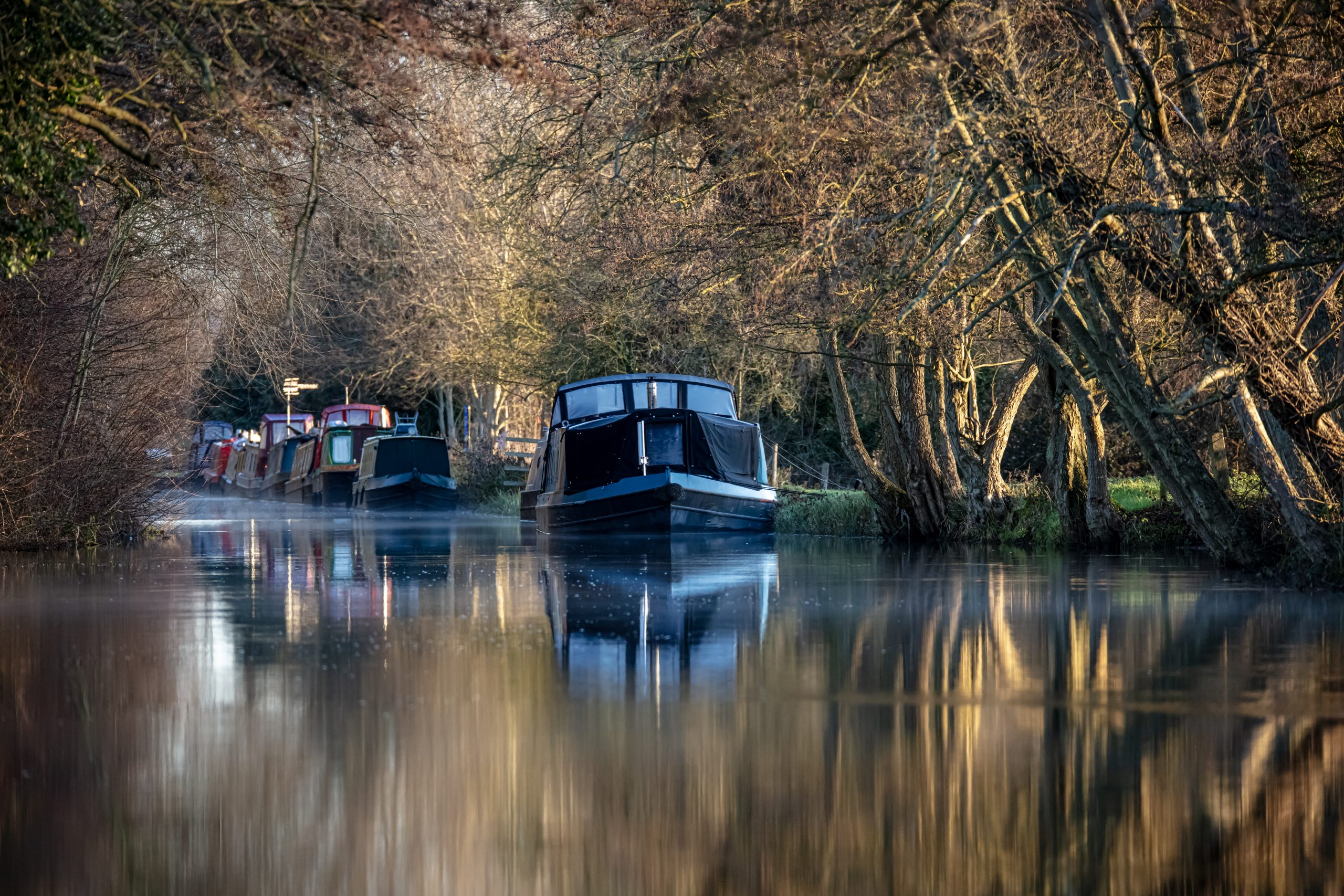 autumn photoshoot along the Kennet and Avon Canal